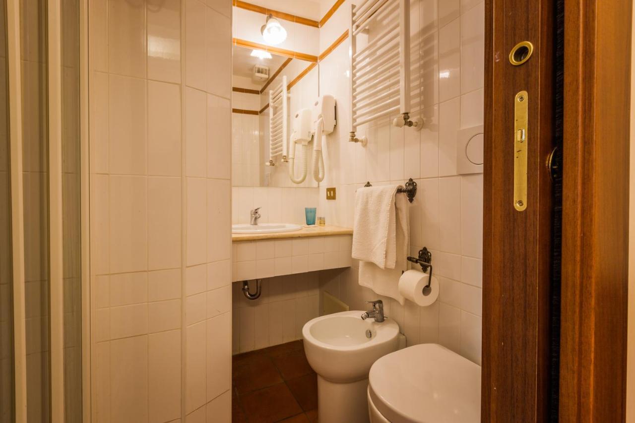 Hotel 4 Coronati Rome Exterior photo