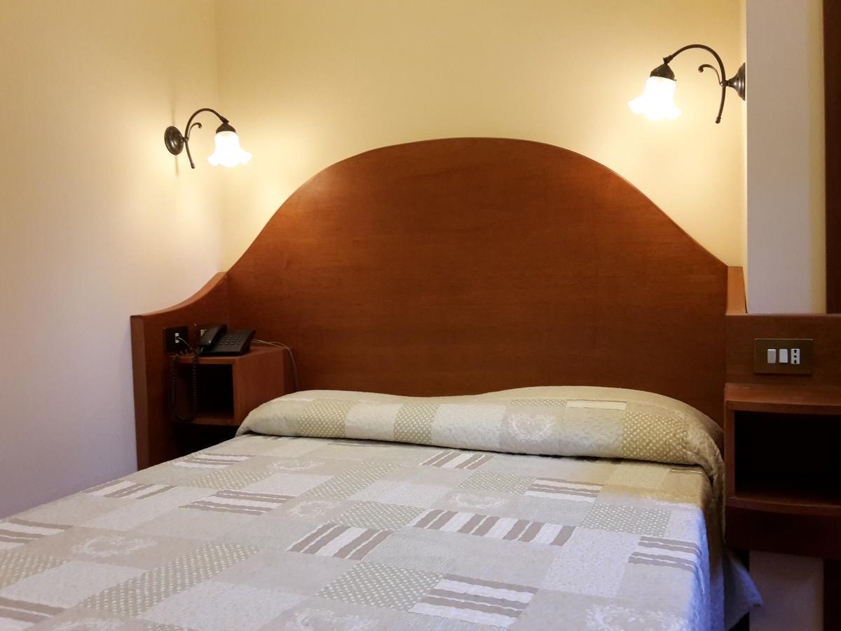 Hotel 4 Coronati Rome Exterior photo